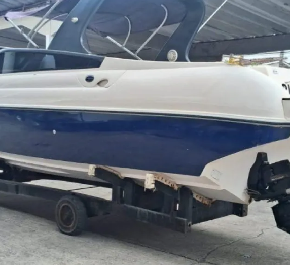 Beneteau Legend 42 pés 2019